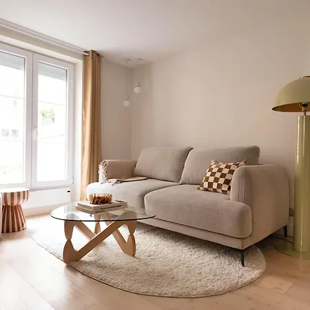 4p 1br - Monthly - Step From Place Vendome Apartment *